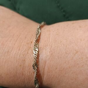 Elegant Silver-Tone Twisted Link Bracelet - Women's Jewelry